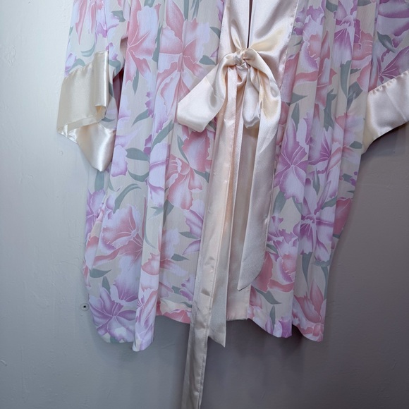 VS VTG Gold Label Pastel Floral Semi Sheer Belted Satin Kimono Hip Pockets Robe - Picture 8 of 15